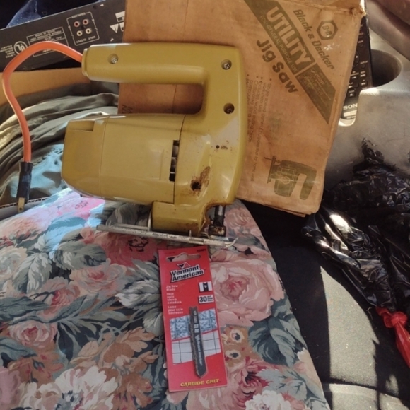 Jig Saw - Picture 1 of 4